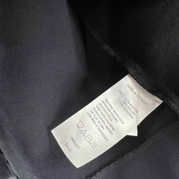 Quince Navy Blue Ultra-Stretch Ponte Blazer sz S Long Sleeve Career Work - NWT - Picture 2 of 4